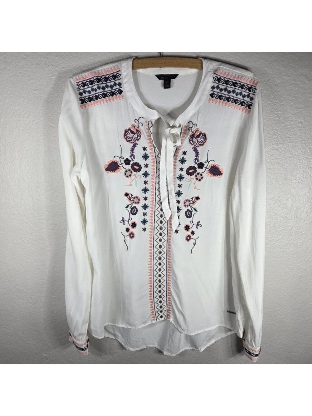Coupé Collection White Embroided Tunic Shirt Top Size L Long Sleeve Tie Neck